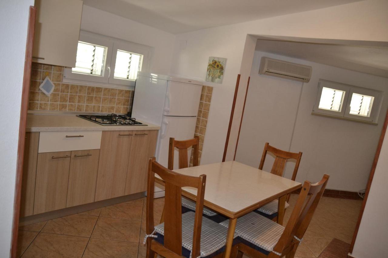Apartments By The Sea Kustici, Pag - 6335 Zubovići Kültér fotó