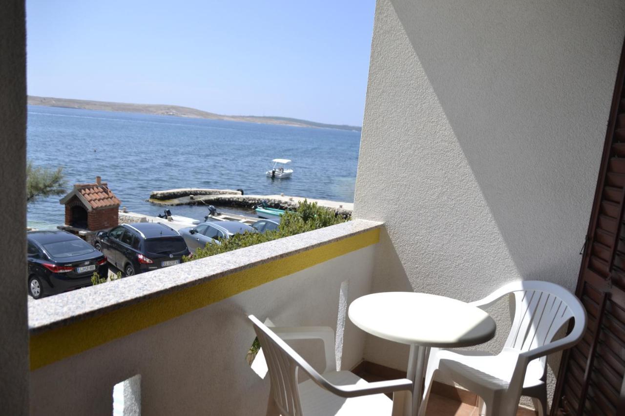 Apartments By The Sea Kustici, Pag - 6335 Zubovići Kültér fotó