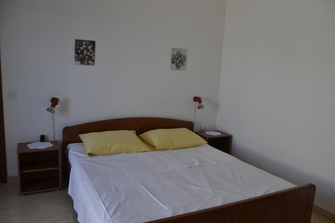 Apartments By The Sea Kustici, Pag - 6335 Zubovići Kültér fotó
